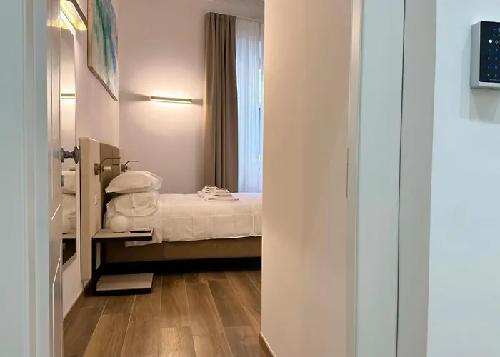 בית הארחה Chich In The Heart Of Historic 4*